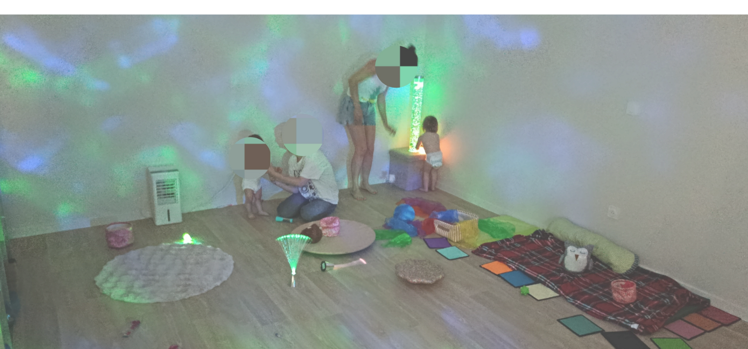 ateliers parents enfants - snoezelen - eveil & yoga - yoga enfant - parentalité - massage fratrie - atelier fratrie - massage bébé
